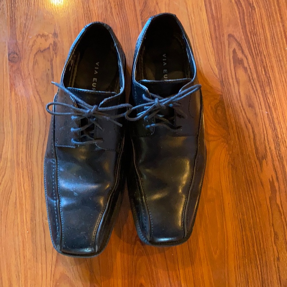 Men’s dress shoes